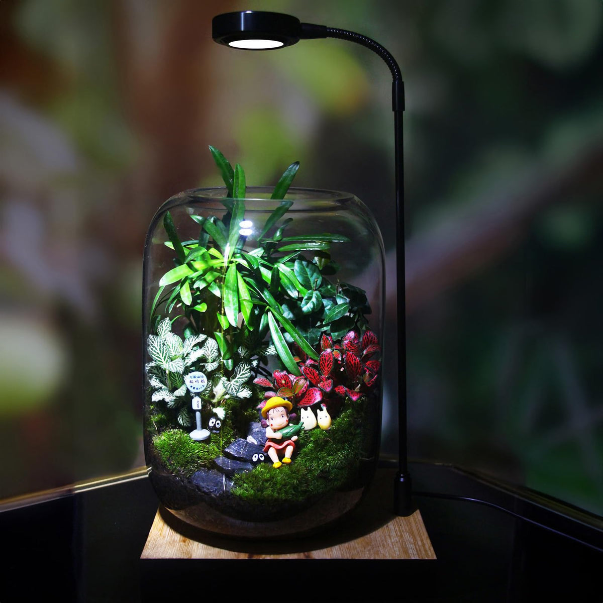 SARUFO Glass Plant Terrarium Kit, 6.3"X8.6" Micro-Landscape Vase with Light, Snowman and Pine Trees, for Home Office Tabletop Decoration, Wardian, Unique