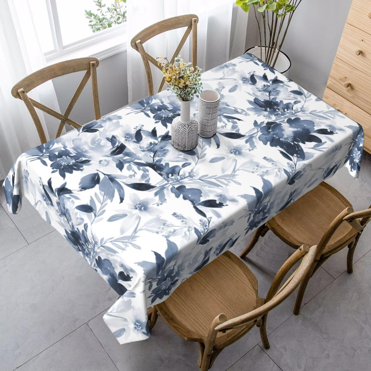 Sunshineyan Navy Blue Floral Tablecloth 60 x 104 Inch Rectangle, Dark Blue and White Flower Tablecloths Tablecloths Polyester Spring Table Cloth for Holiday Parties Kitchen Dining Indoor Outdoor