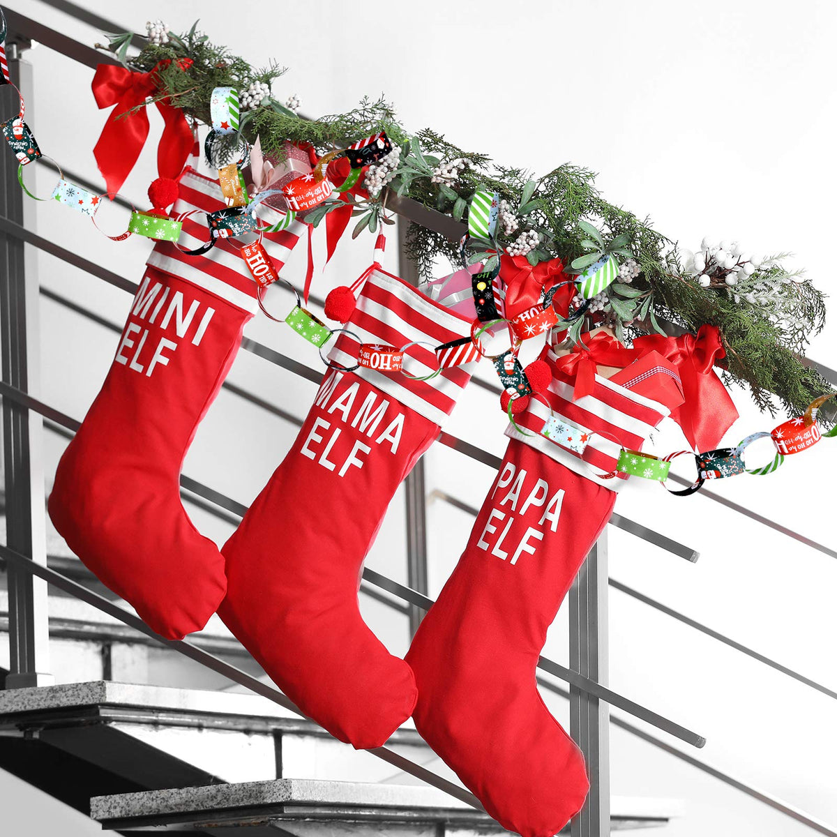 ASTARON 600pcs Christmas Paper Chains Festive Printed Creative Paper Decorations