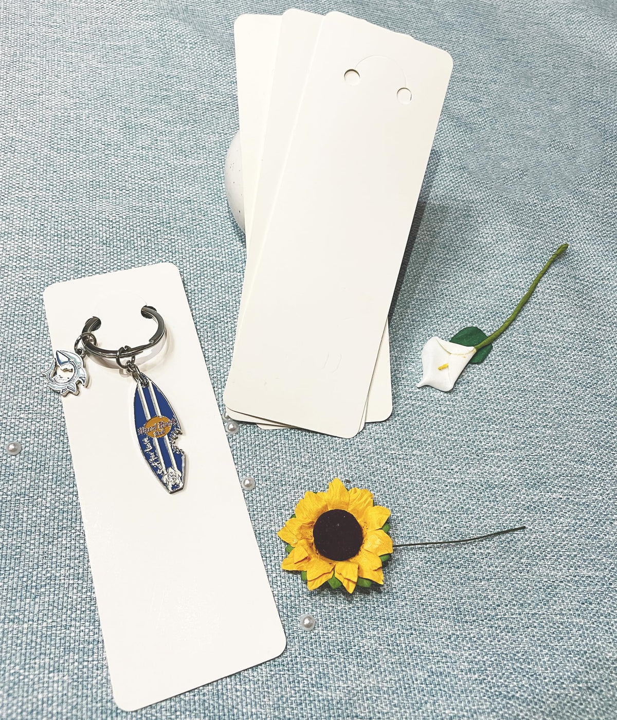 SHOLIFAS 120 Set Keychain Display Card with Self-Sealing Bags, Keychain Packaging Keyring Jewelry Holder Display (White 5.9X2inch)